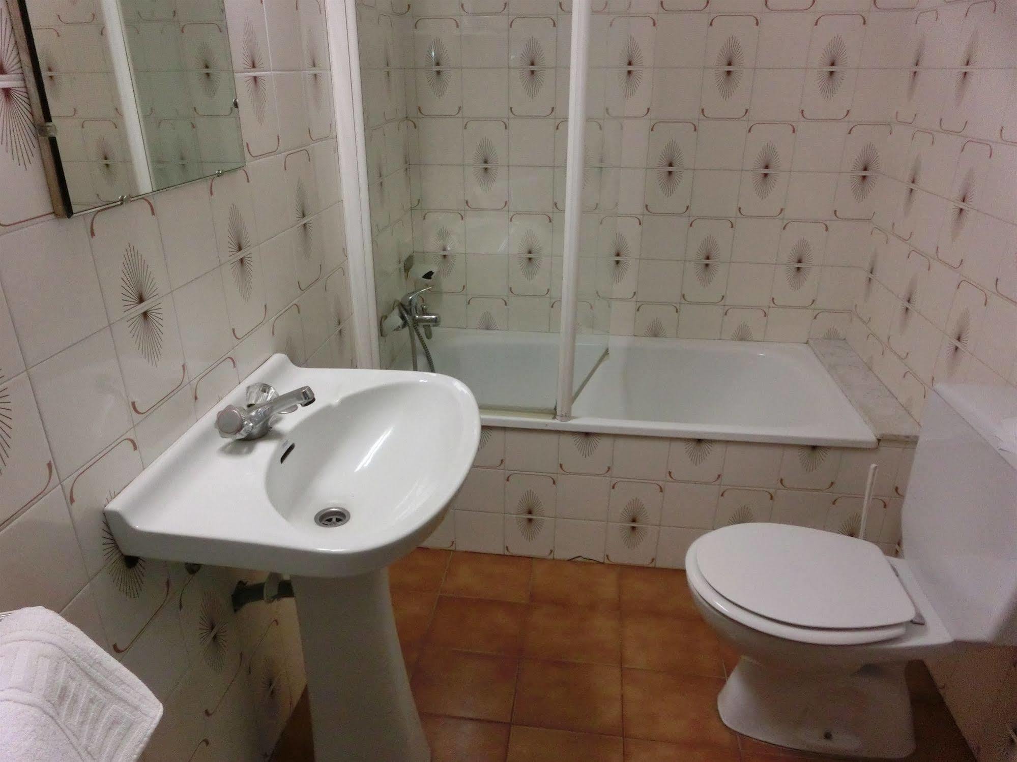 Hotel Can Catala L' Escala Ngoại thất bức ảnh